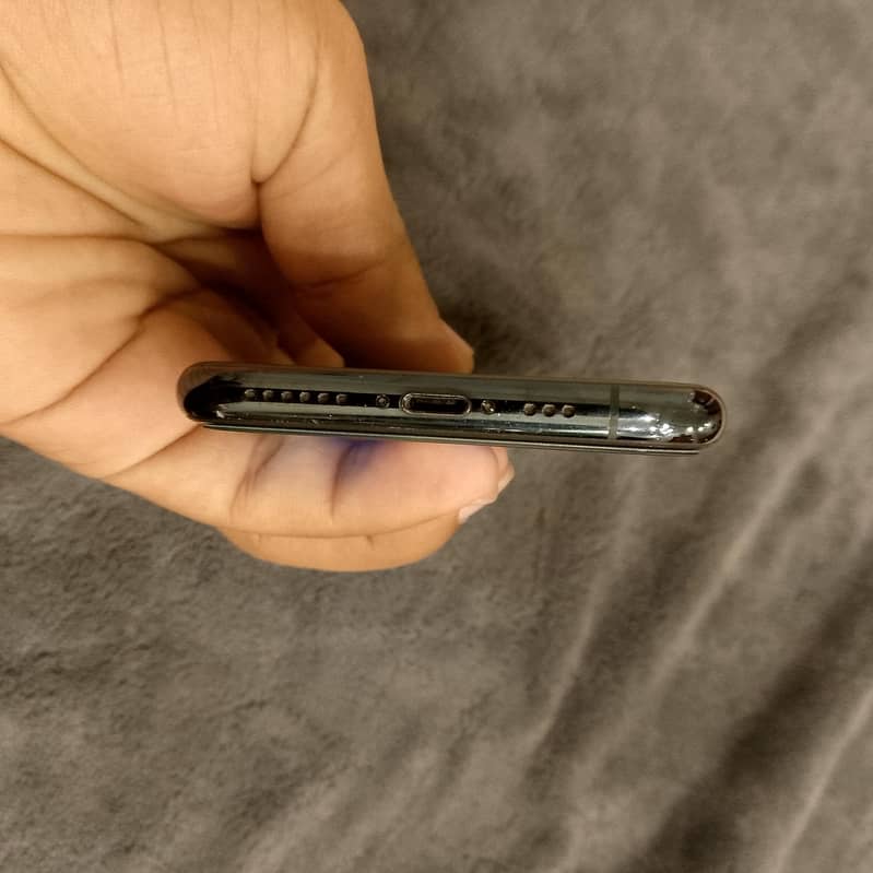 Apple iPhone 11 Pro 5