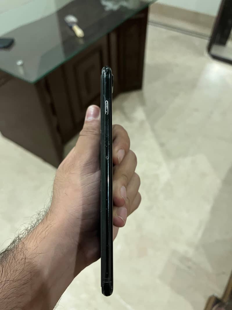 Apple iPhone 7 Plus 1