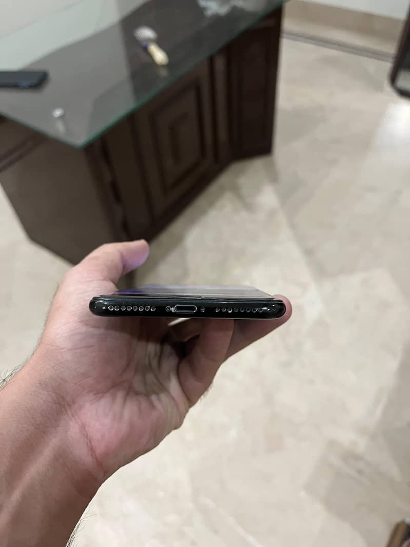 Apple iPhone 7 Plus 4