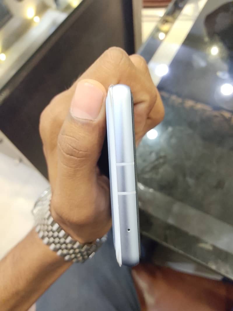 Google Pixel 7a 3