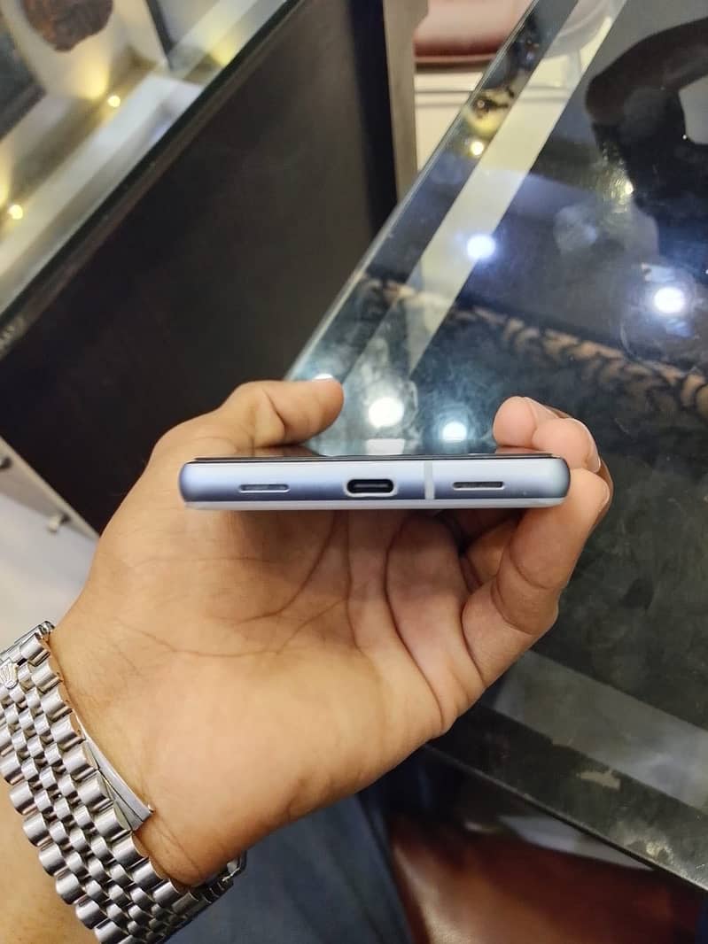 Google Pixel 7a 4