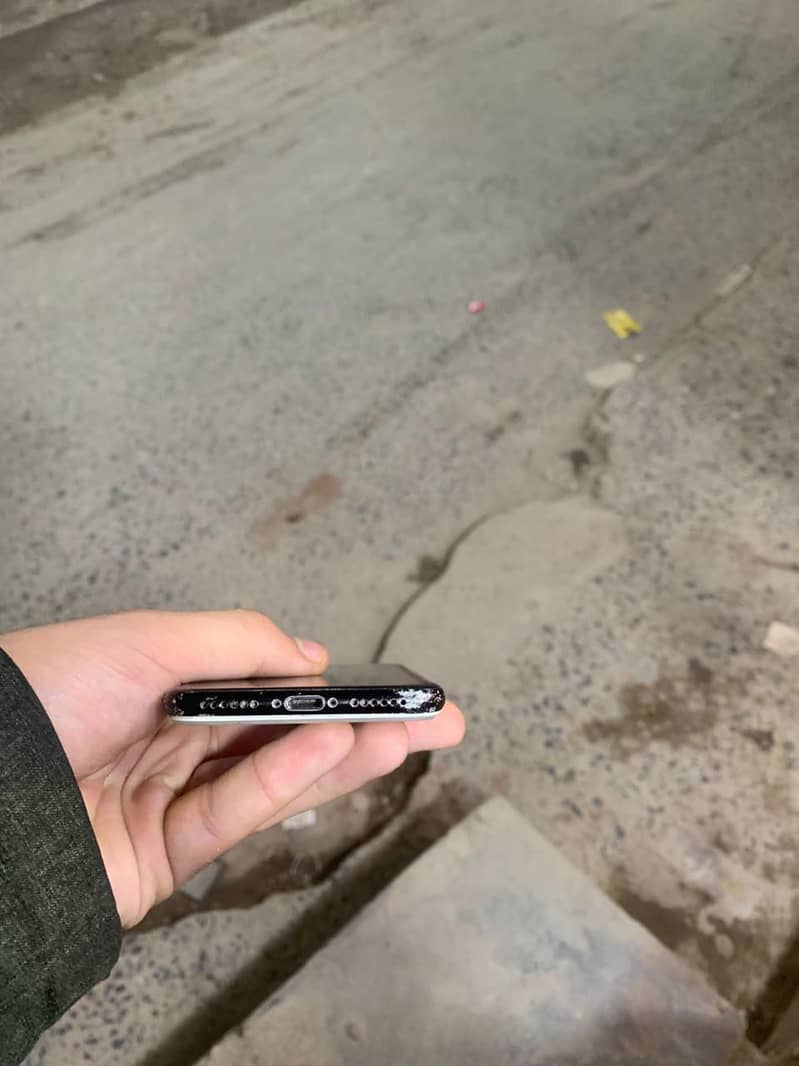 Apple iPhone 7 2