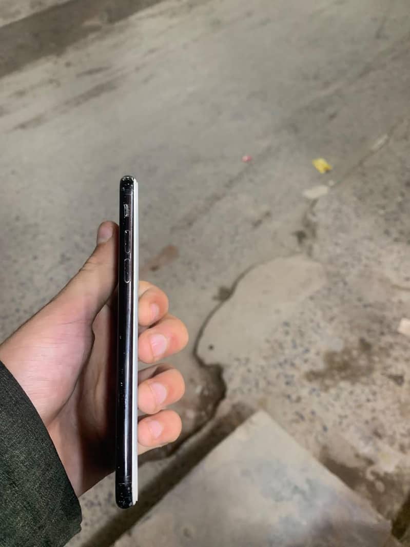Apple iPhone 7 3