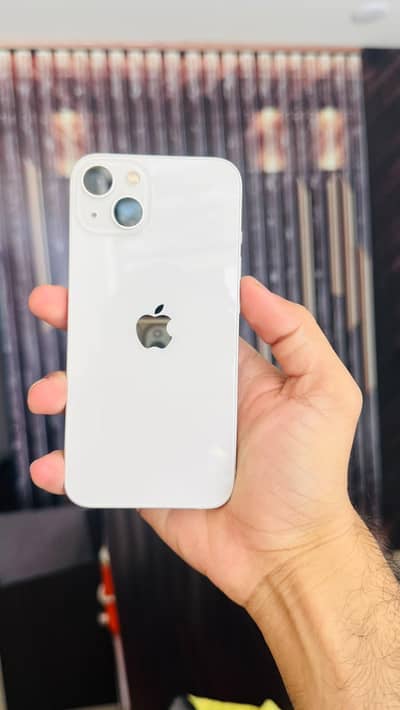 Apple iPhone 13