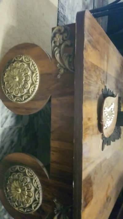 A sofa Table