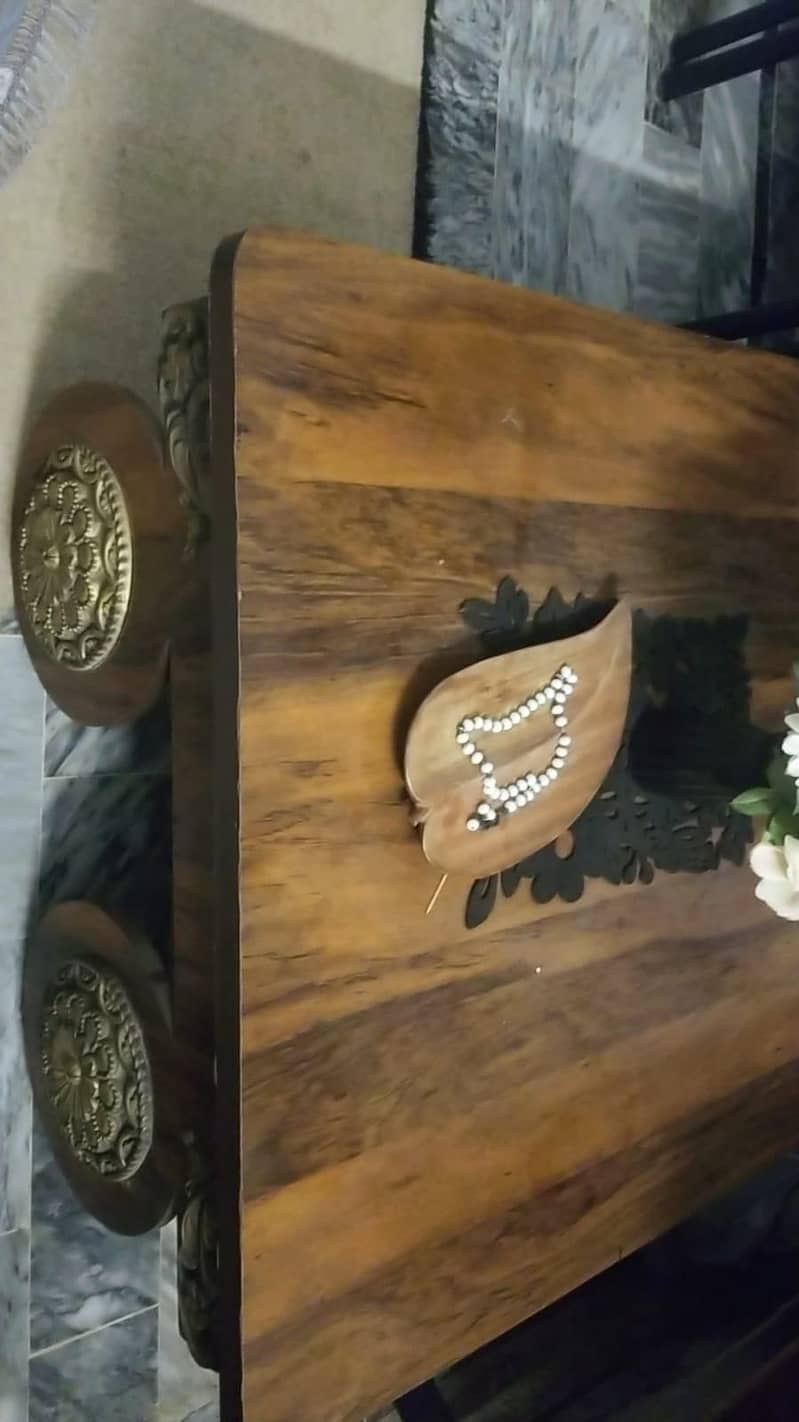 A sofa Table 1