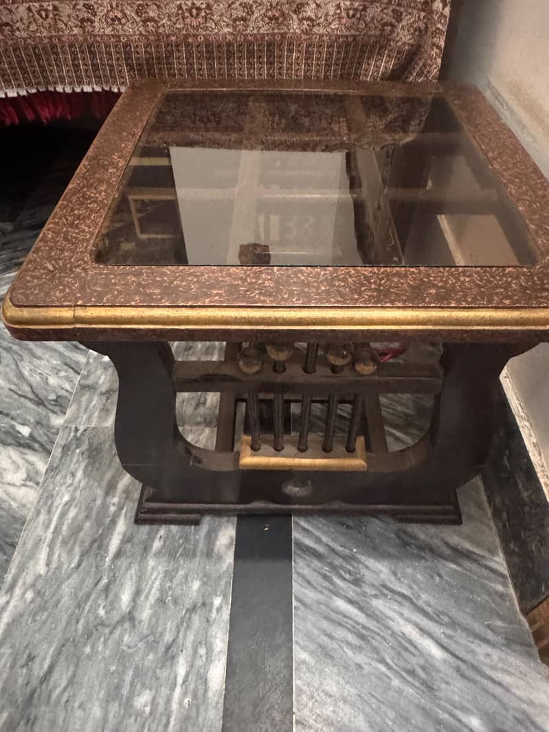 1 bed set include side tables + dressing table + counch + showcase + 1
