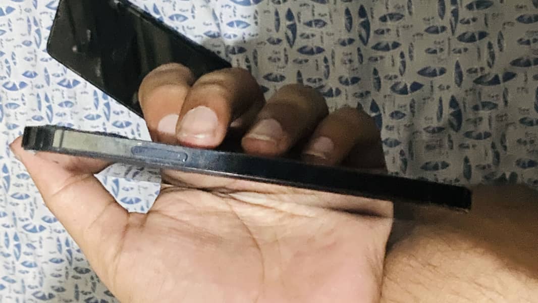 Apple iPhone 12 Pro 2
