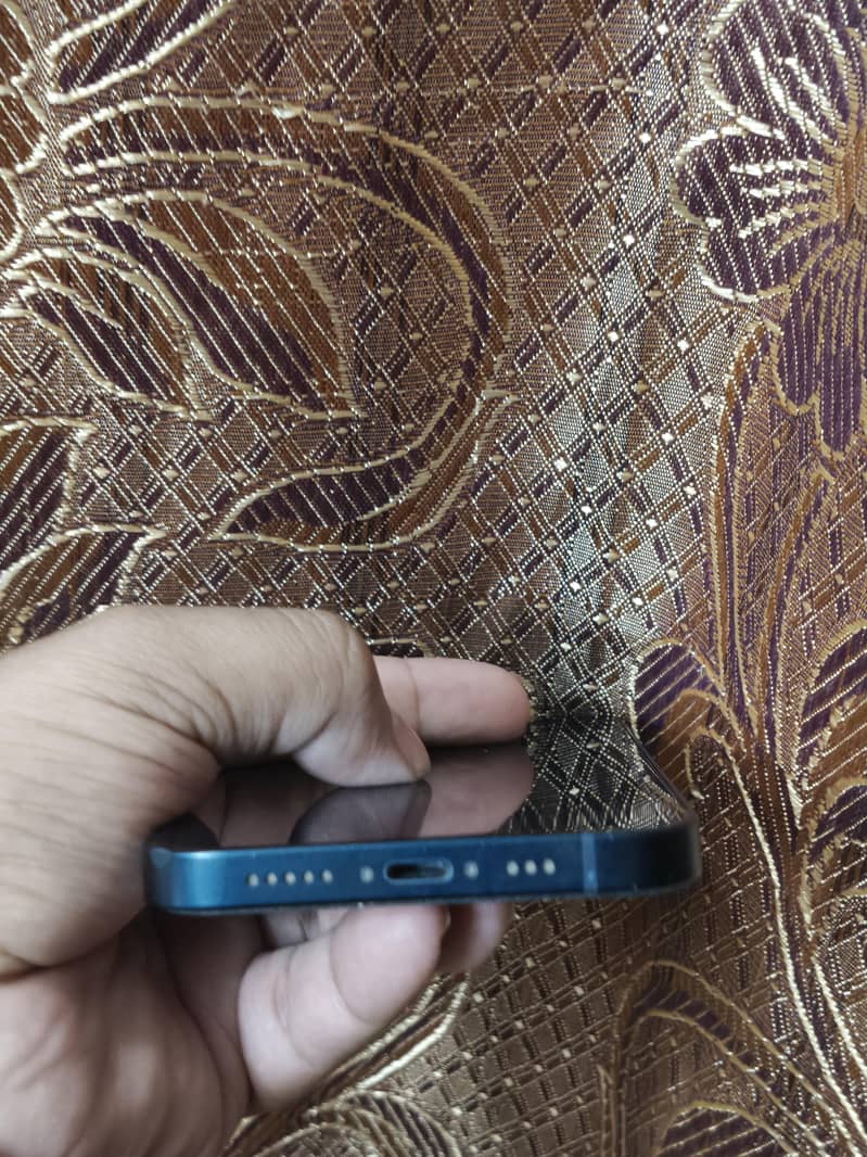 Apple iPhone 13 jv 1