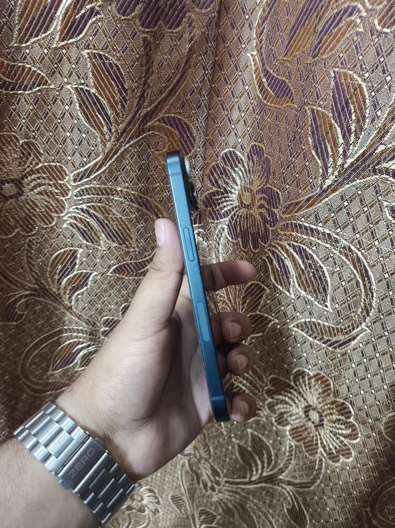Apple iPhone 13 jv 3
