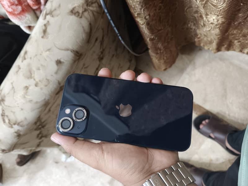 Apple iPhone 13 jv 4