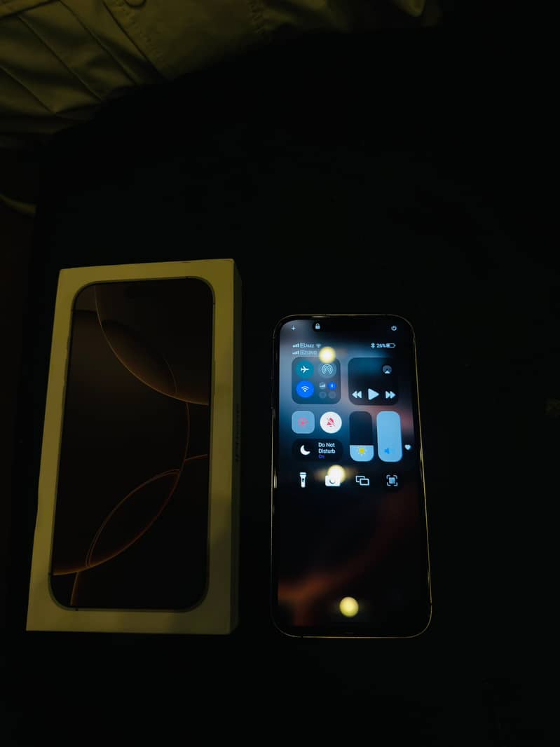 Apple iPhone 16 Pro Max 2