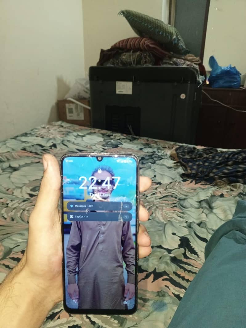 Realme Note 60 4
