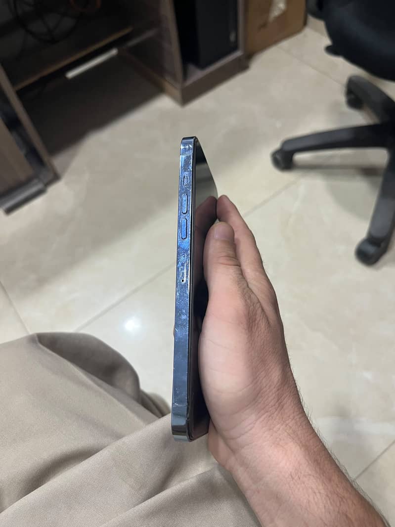 Apple iPhone 13 Pro Max 5