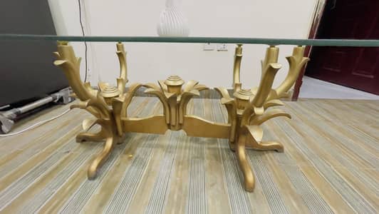 Beautiful center tables set off two