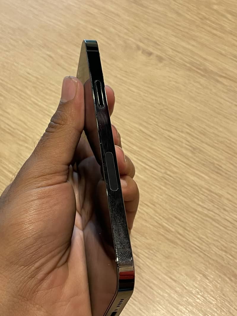 Apple iPhone 12 Pro 1