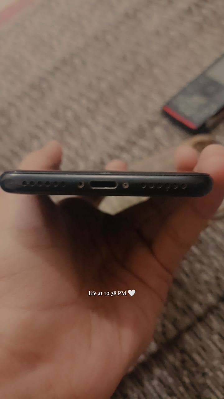 Apple iPhone 8 1