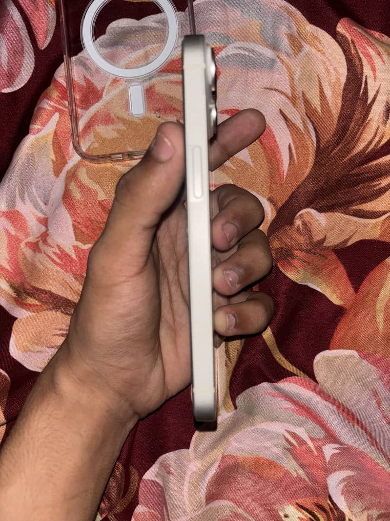 Apple iPhone 14 4