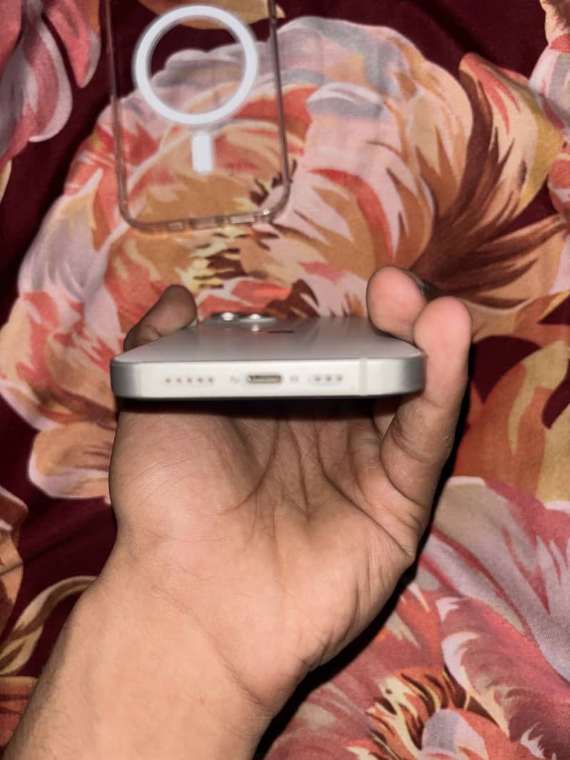 Apple iPhone 14 5