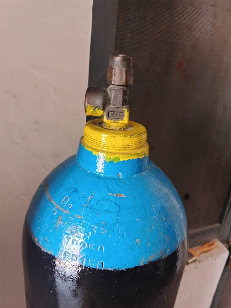 اکسیجن سلنڈر 2000 پریشر 0