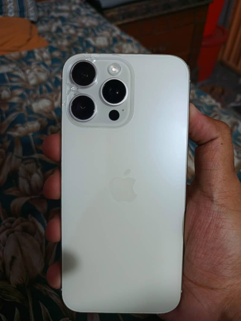 Apple iPhone 16 Pro Max 0
