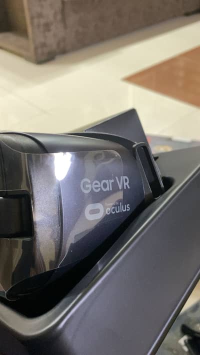 Samsung Gear VR With Controller