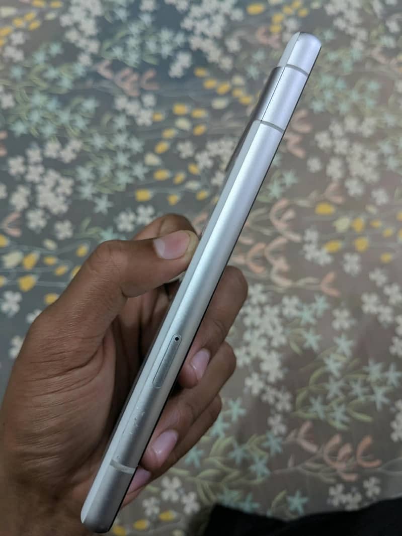 Google Pixel 7a 2