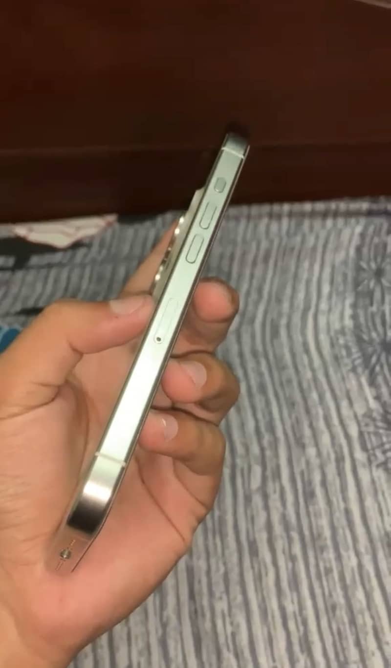 iPhone 15 Pro 2