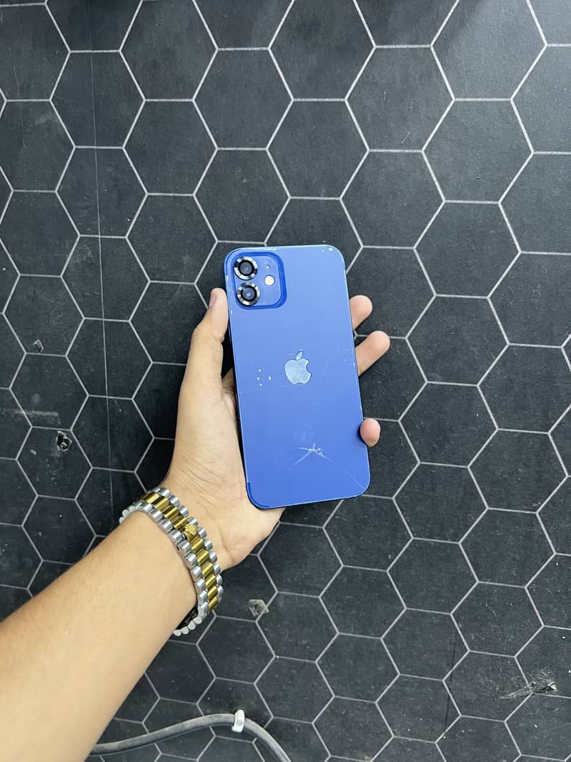 Apple iPhone 12 3