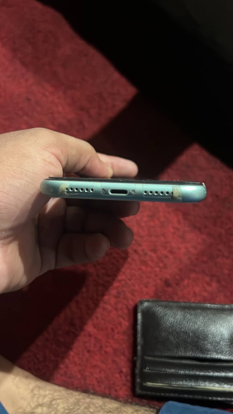 Apple iPhone 11 3