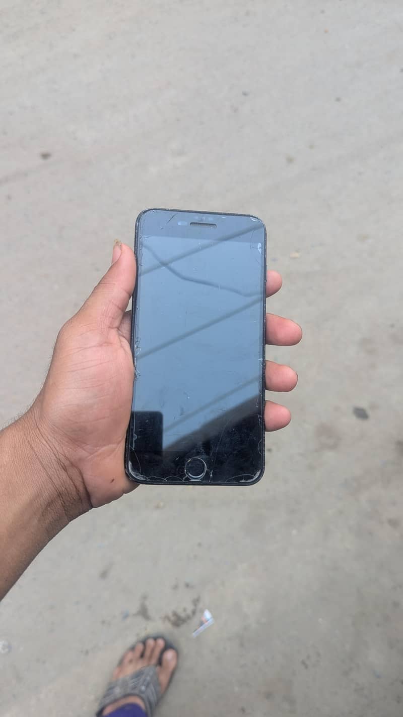 Apple iPhone 7 Plus 4