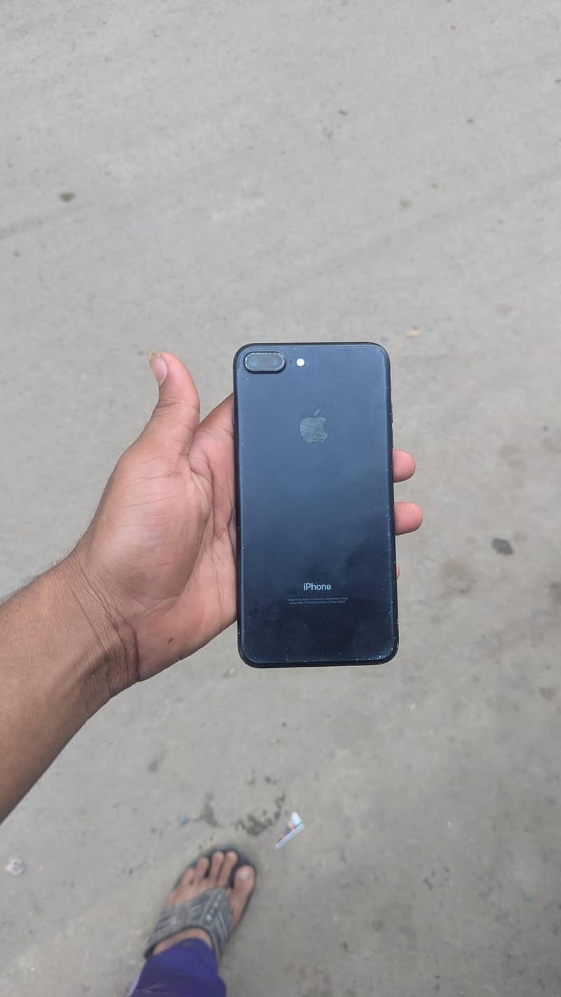 Apple iPhone 7 Plus 6