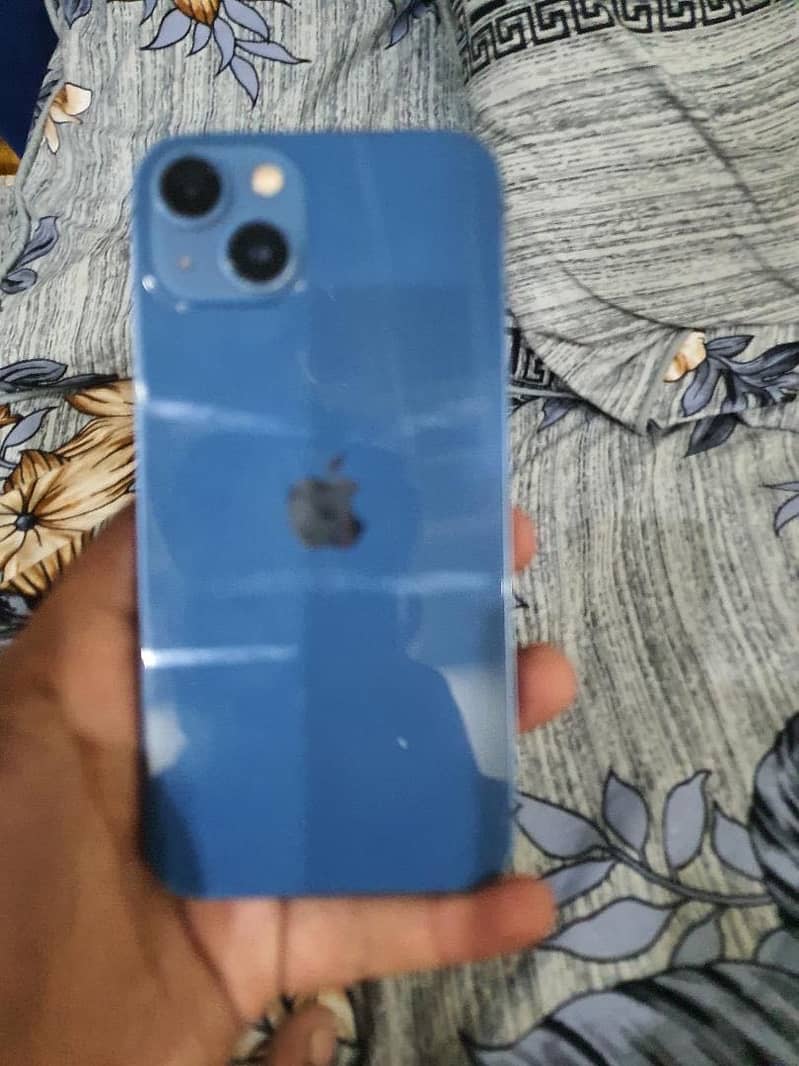 Apple iPhone 13 2