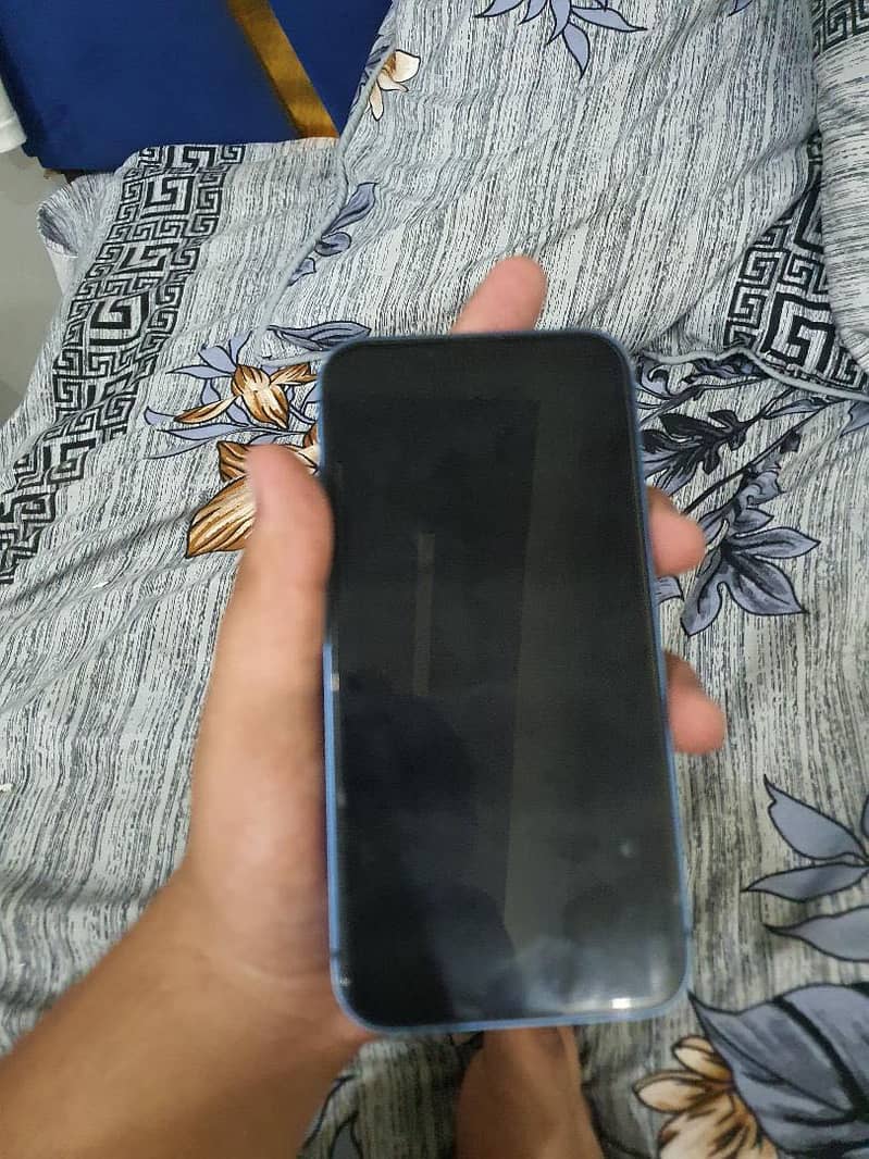 Apple iPhone 13 4