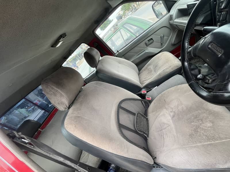 Isuzu D-Max 2002 8