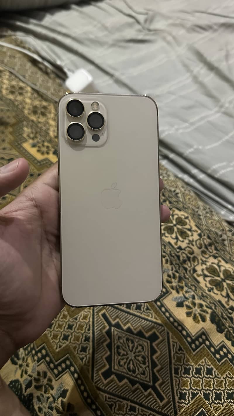 Apple iPhone 12 Pro Max 4