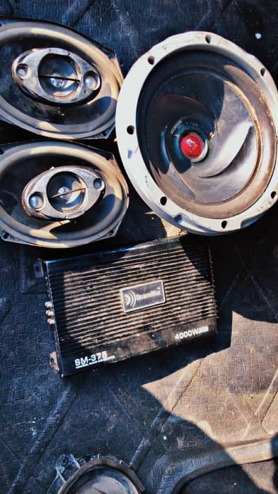 Kenwood 2speaker and 1woofar 4channel amp