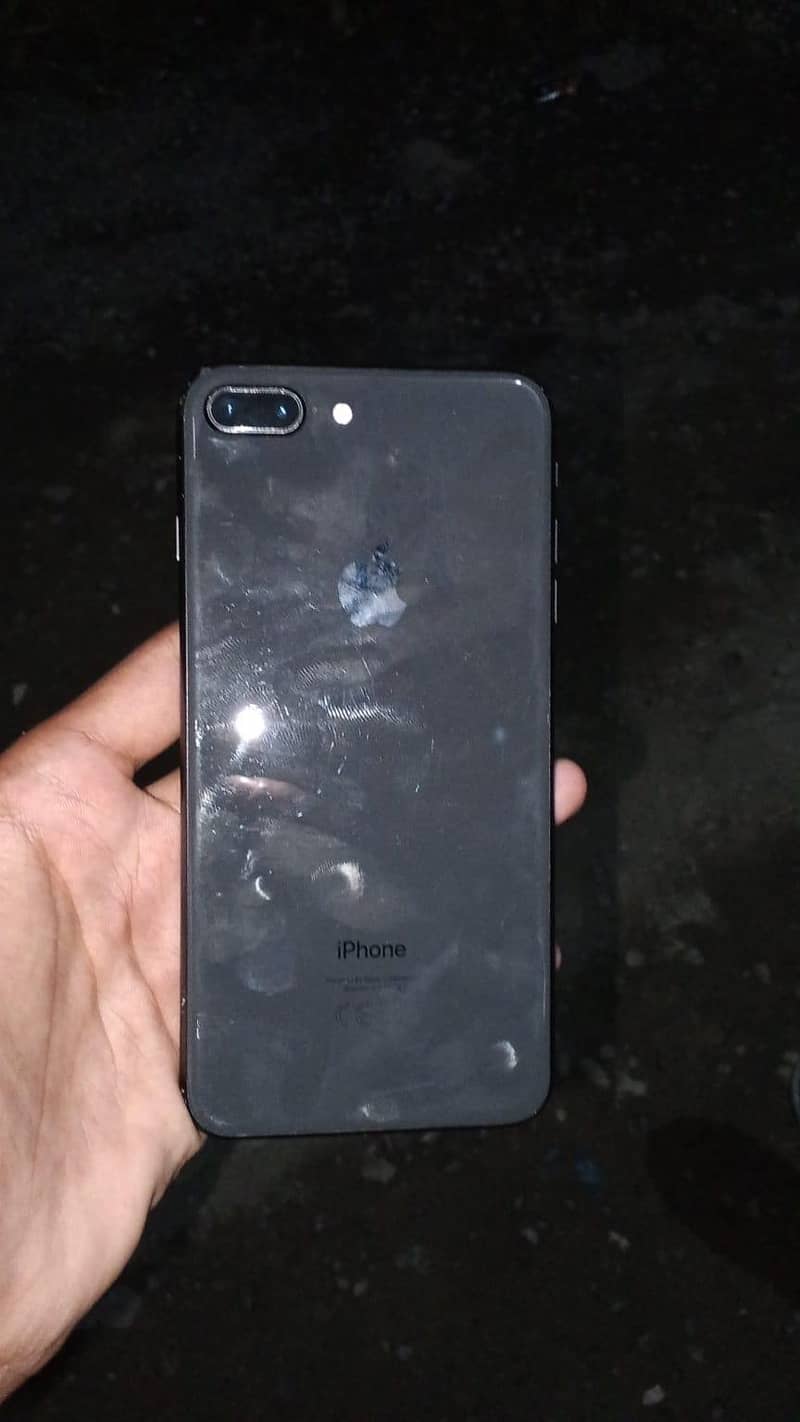 Apple iPhone 8 Plus 2