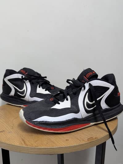 Nike Kyrie 5 Low dominoes