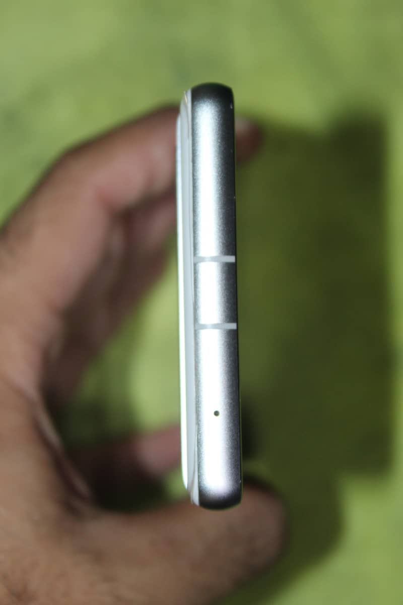 Google Pixel 7a 5