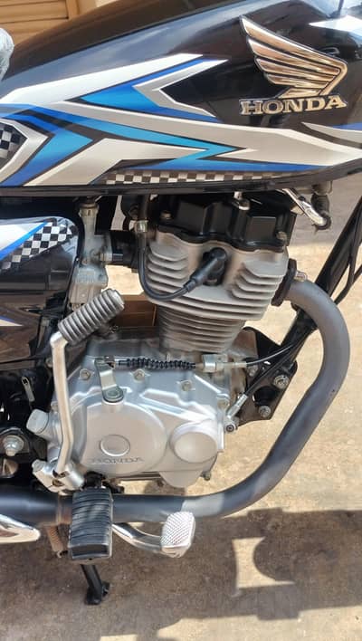 Honda CG-125. . . {2025} Karachi Number. . . . . 0303/0255582