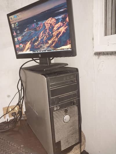 Dell OptiPlex 780 PC Set – Desktop + LCD + Accessories