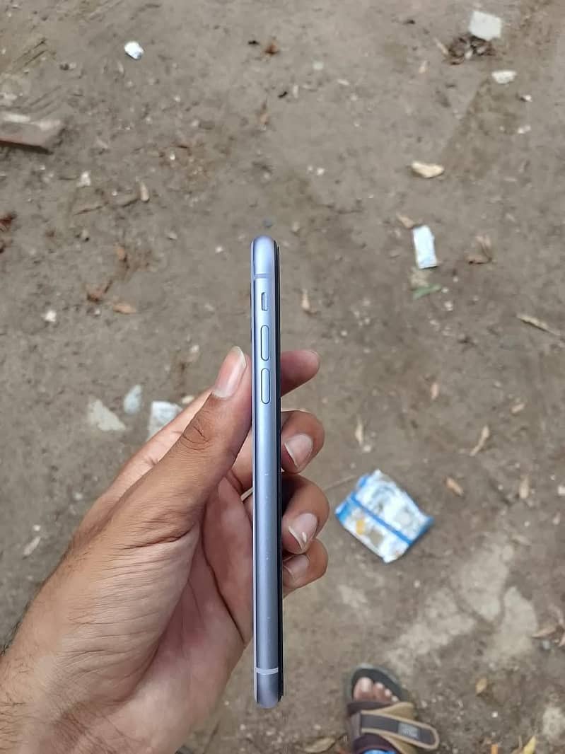 Apple iPhone 11 2