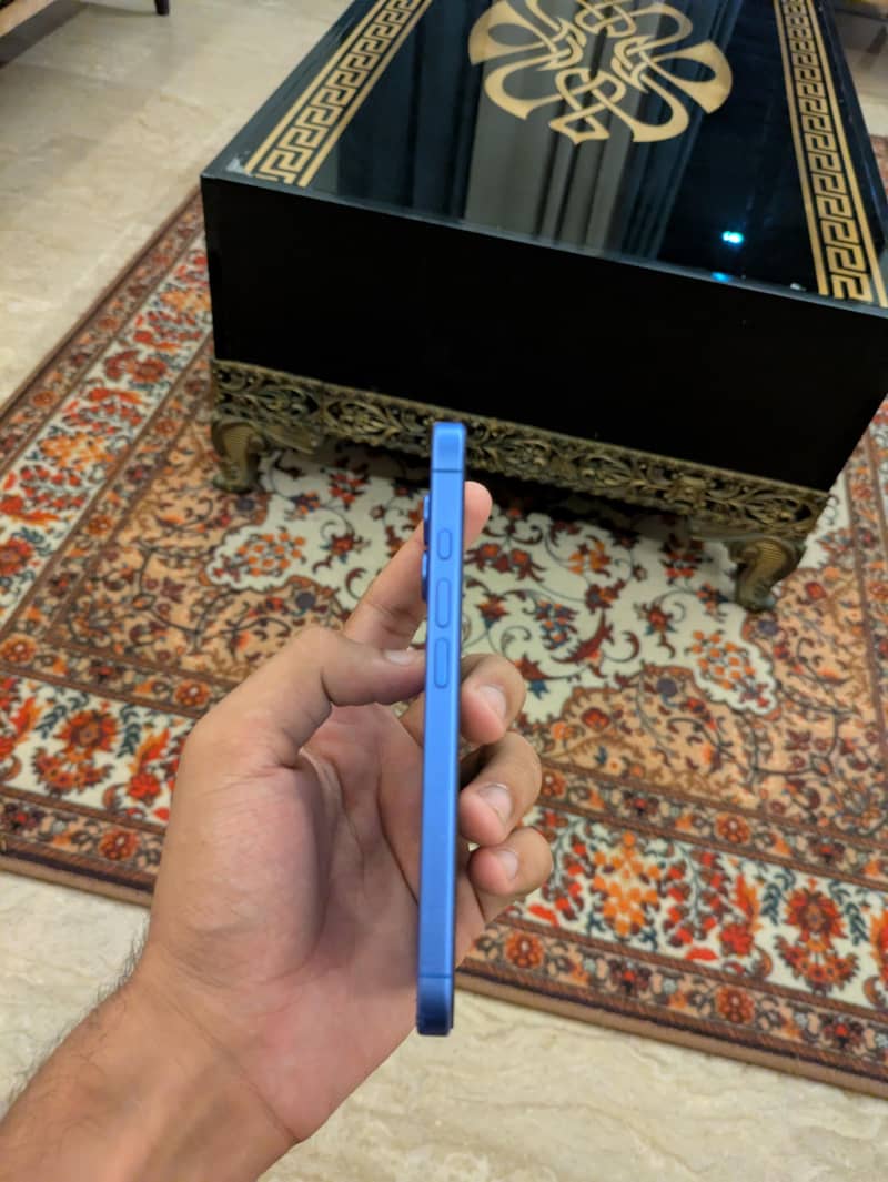 Apple iPhone 16 1