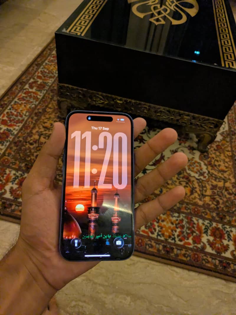 Apple iPhone 16 2