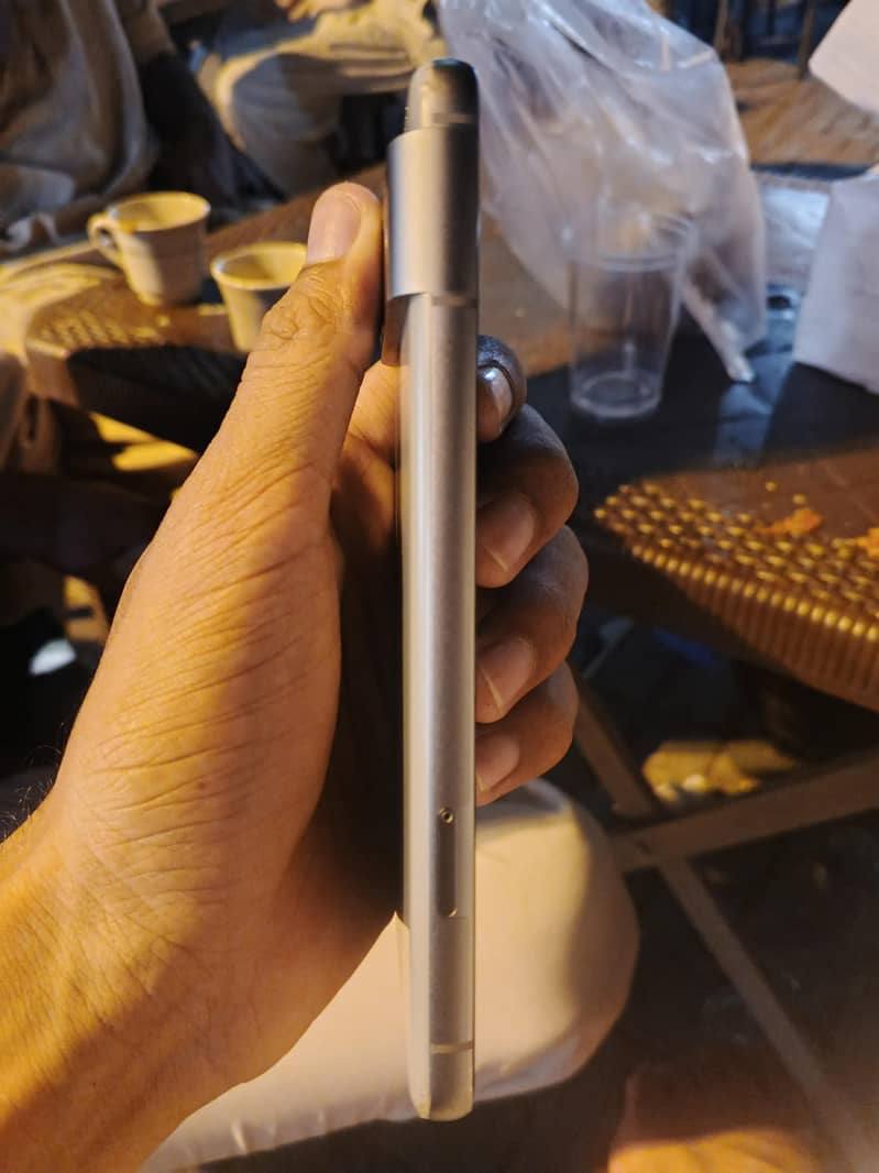 Google Pixel 8 2