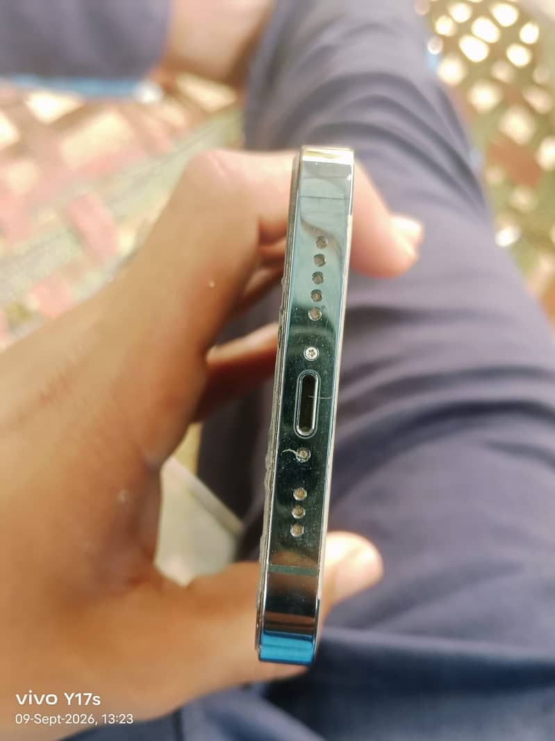Apple iPhone 12 pro 1