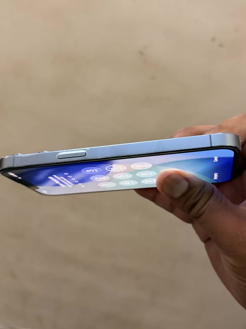 Apple iPhone 13 Pro 2