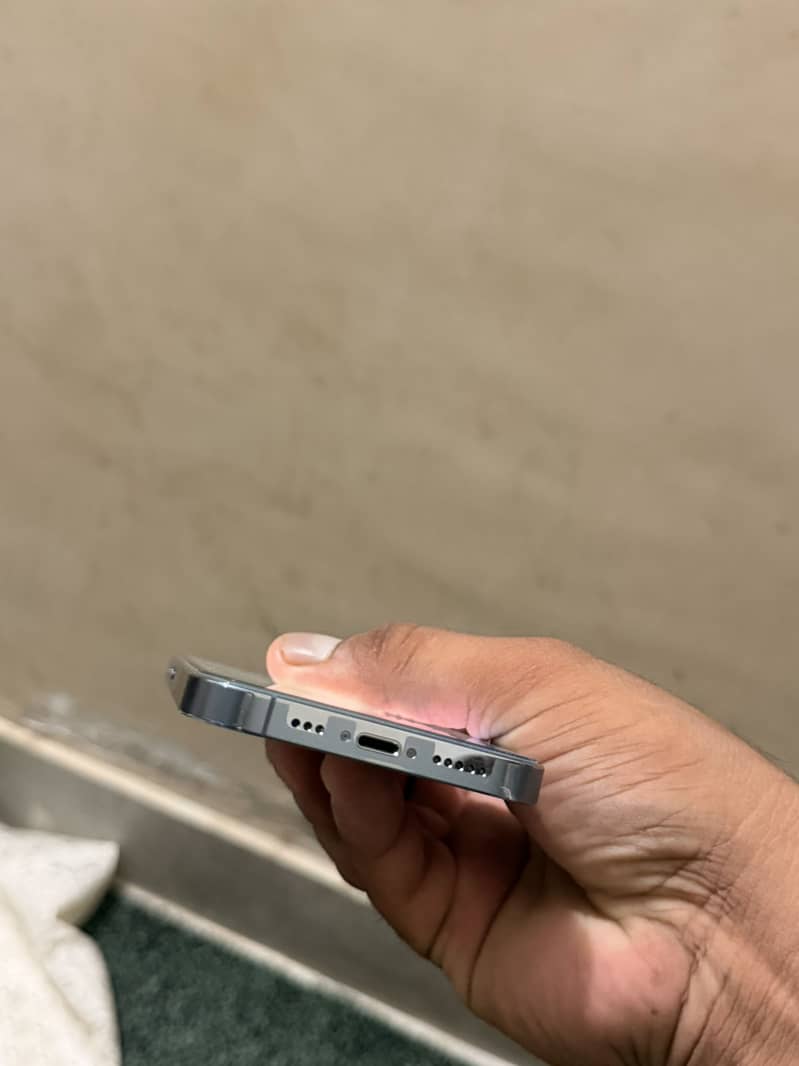 Apple iPhone 13 Pro 4