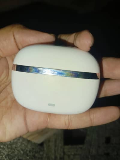 Ear buds koi brand k Naam nhi